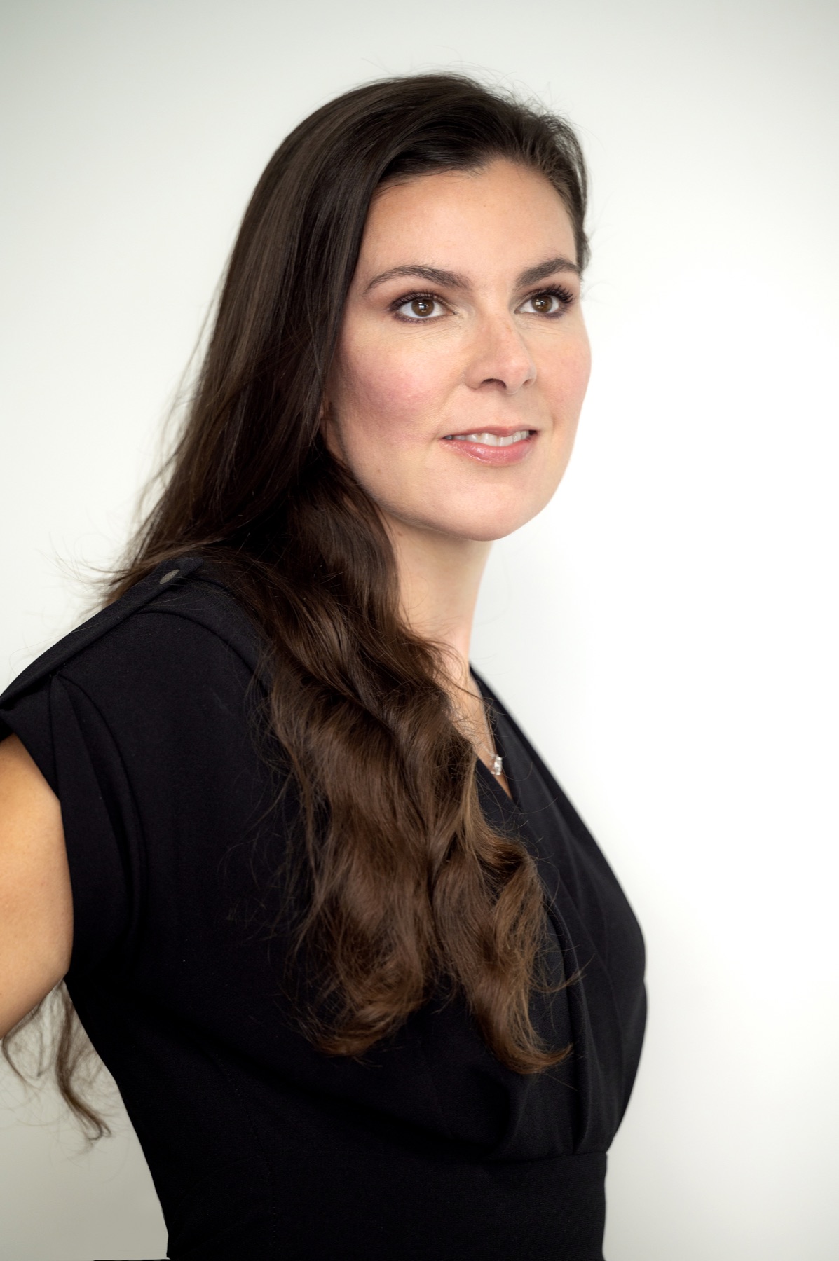 Dr Laura Gilbert